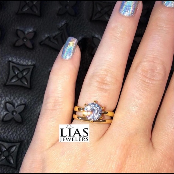 Jewelry - New 18k yellow gold wedding ring set